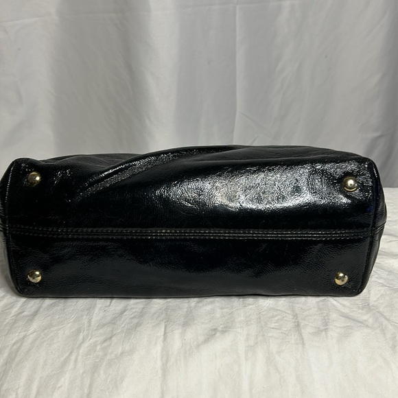 MICHAEL KORS Jet Set Gold Chain Black patent leather tote bag. - Picture 7 of 14